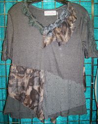 818 Short Sleeve V Neck Top